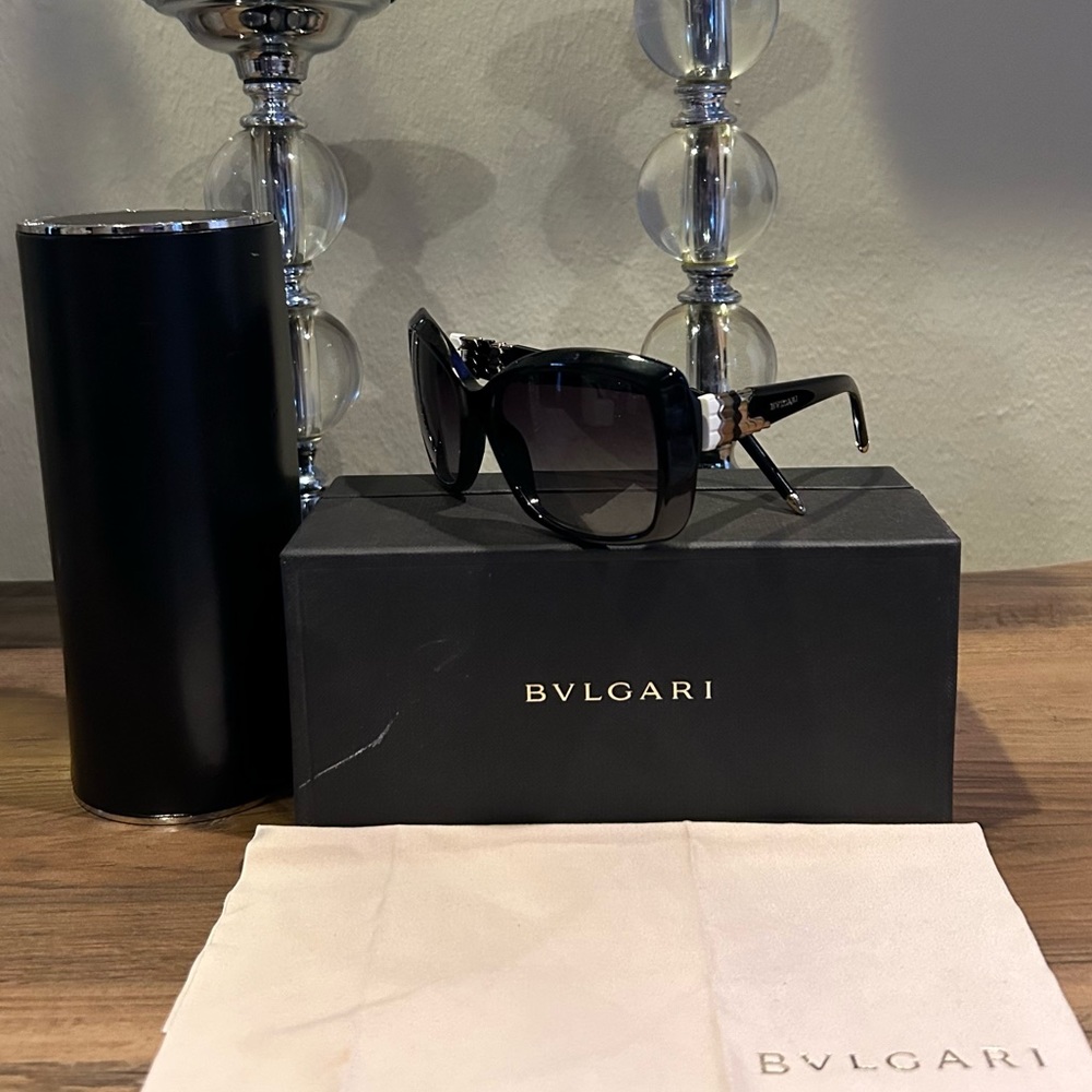 BVLGARI BLACK 8133 SUNGLASSES GOLD DETAILS-PRE-LOVED/GOOD CONDITION!😎 - Picture 2 of 15